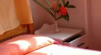Hotel Chez Ophelia Cottage Apartments Fond Cani